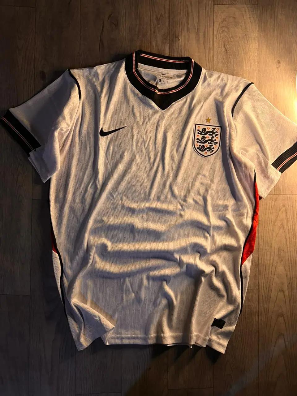 تيشيرت منتخب انجلترا الاساسي